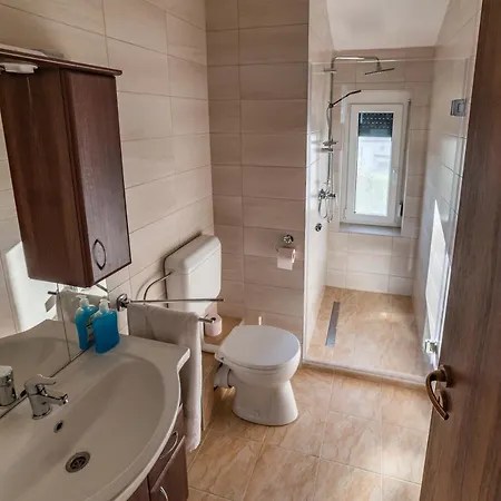 Golden Guest house *