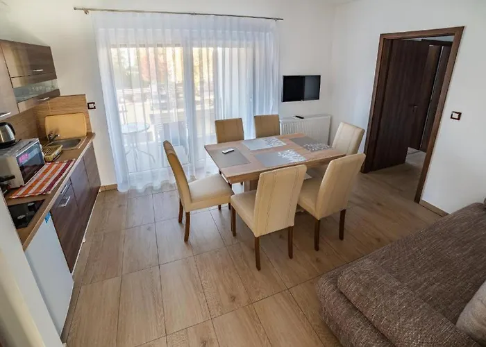 Golden By Bltn Pensión 4*